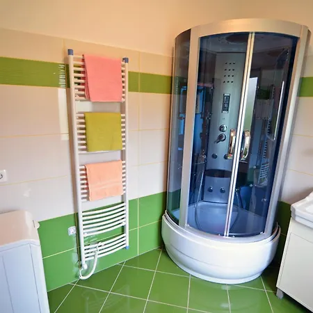 Modern Apartment *